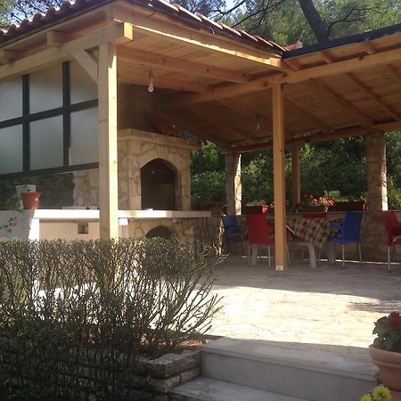 Guest House Alek Vrboska Exterior photo