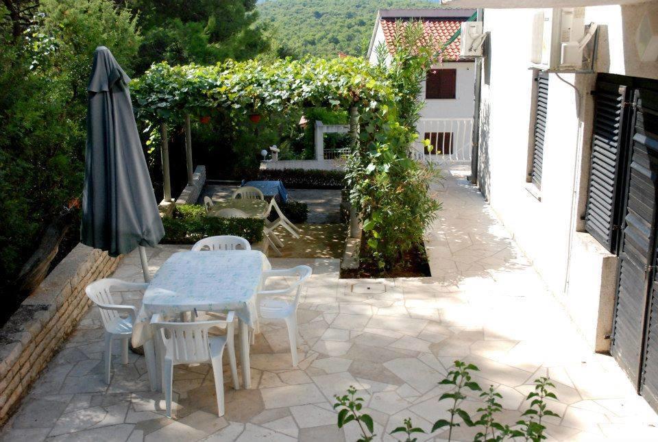 Guest House Alek Vrboska Room photo