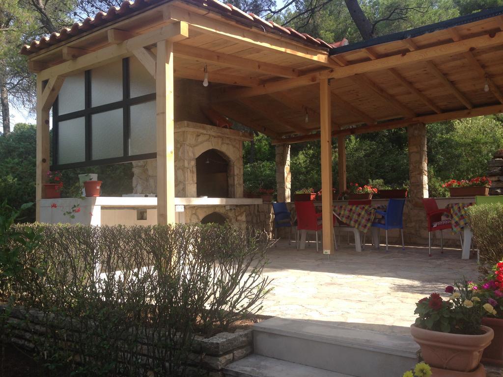 Guest House Alek Vrboska Exterior photo