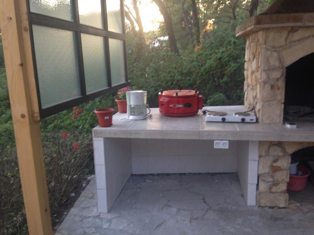 Guest House Alek Vrboska Exterior photo