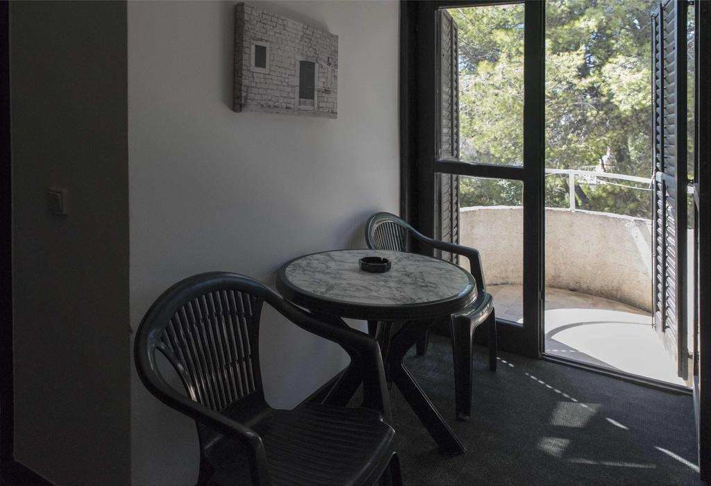 Guest House Alek Vrboska Exterior photo