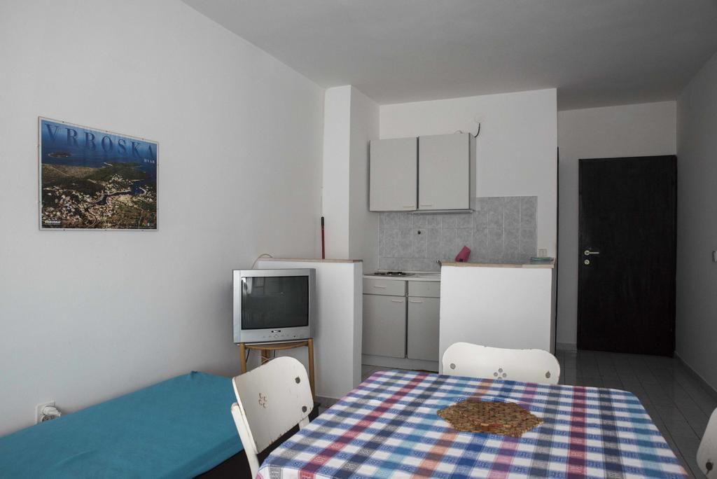Guest House Alek Vrboska Exterior photo